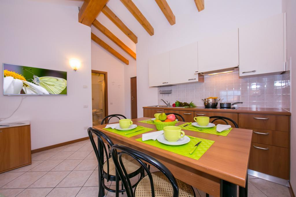 Residence Riva Del Lario Граведона Экстерьер фото