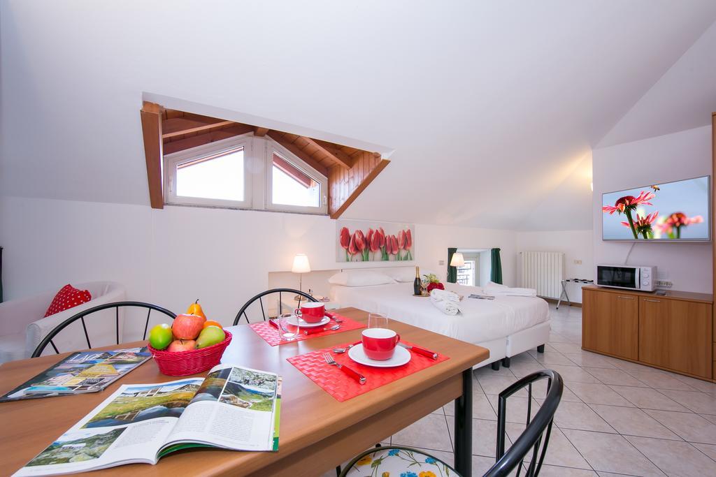 Residence Riva Del Lario Граведона Экстерьер фото